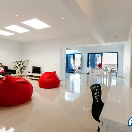 Modern & Bright With Separate Studio - El Guanche * Playa Blanca (Lanzarote)