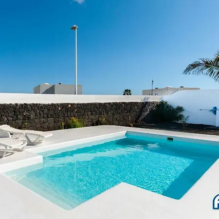 Modern & Bright With Separate Studio - El Guanche Villa Playa Blanca (Lanzarote)
