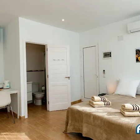 Modern & Bright With Separate Studio - El Guanche Villa